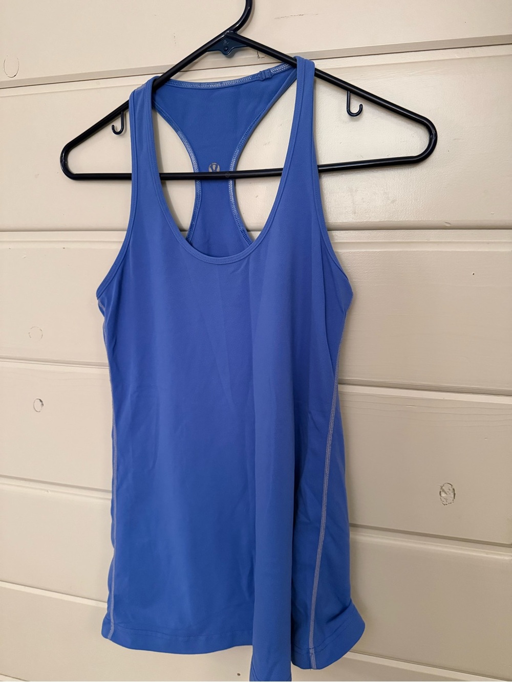 Lululemon EST SIZE 4-6.   14 PTP.  Women’s Racerback Performance Tank Top — Blue